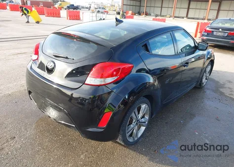 2017 Hyundai Veloster Value Edition z USA, uszkodzony, nr VIN KMHTC6AD7HU324135